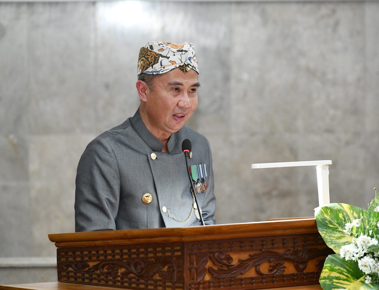 HUT Kabupaten Cirebon Bey Machmudin: Pemdaprov Jabar Terus Dukung Kemajuan Kabupaten Cirebon