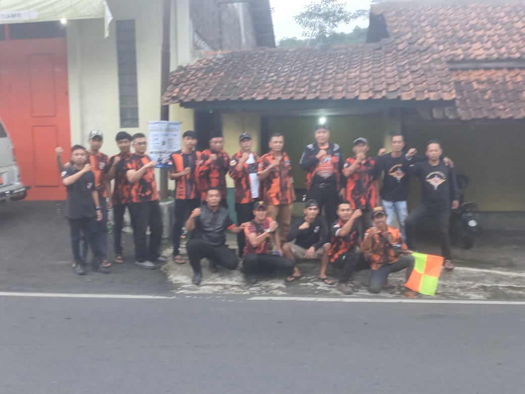 Pemuda Pancasila PAC Panumbangan Ciamis Bagi Seribu Lebih Takjil Gratis dan Santunan Anak Yatim