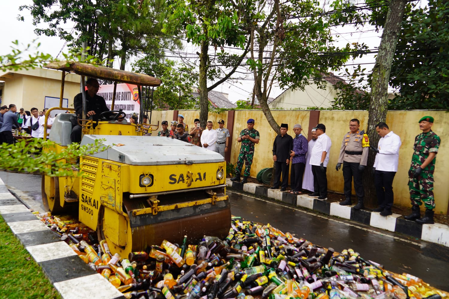 Pemusnahan Barang Bukti Hasil Operasi Pekat Lodaya 2024 Selama Bulan Suci Ramadhan 1445 H