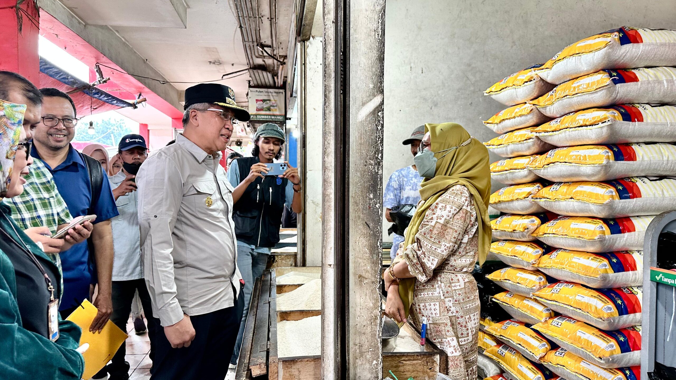 Sidak Pasar Tradisional, Dicky Saromi: Stok Pangan Jelang Lebaran Dipastikan Aman