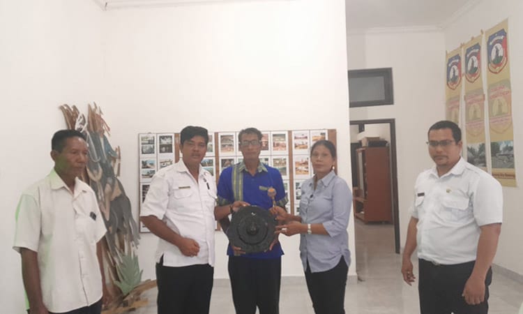 Pembagian Alat Musik Tradisional Kepada Sanggar Seni dan Budaya Oleh Dinas Pariwisata dan Kebudayaan