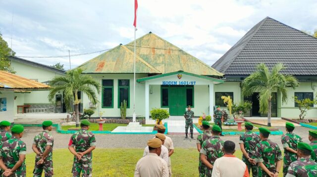 Pimpin Apel Pemberangkatan Cuti Lebaran, Kasdim Berikan Penekanan Serta Himbauan Kepada Anggota Militer dan PNS