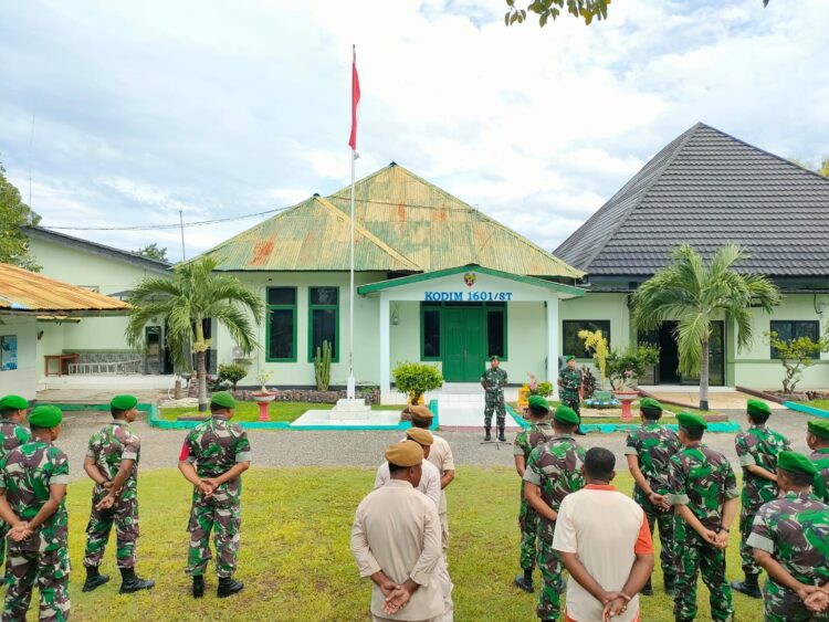 Pimpin Apel Pemberangkatan Cuti Lebaran, Kasdim Berikan Penekanan Serta Himbauan Kepada Anggota Militer dan PNS