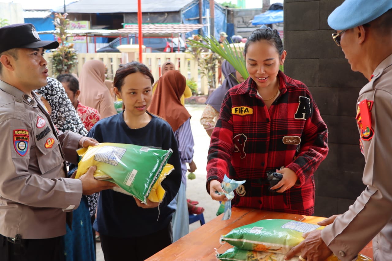 Polres Tanggamus Sukses Gelar Pasar Murah di Talang Padang, Ringankan Beban Masyarakat