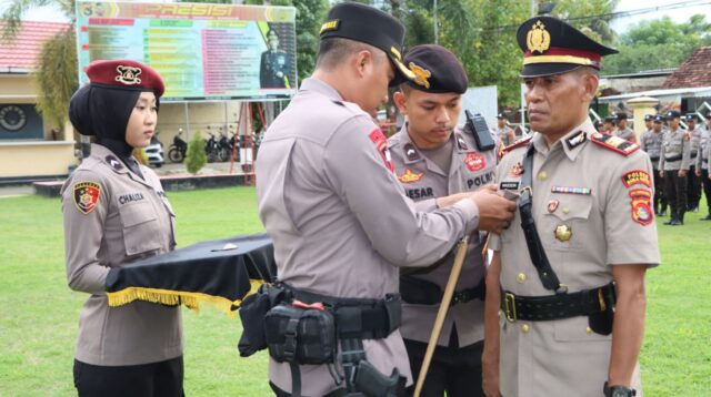 Kapolres Bima Pimpin Upacara Sertijab 2 Kasat dan Tiga Kapolsek