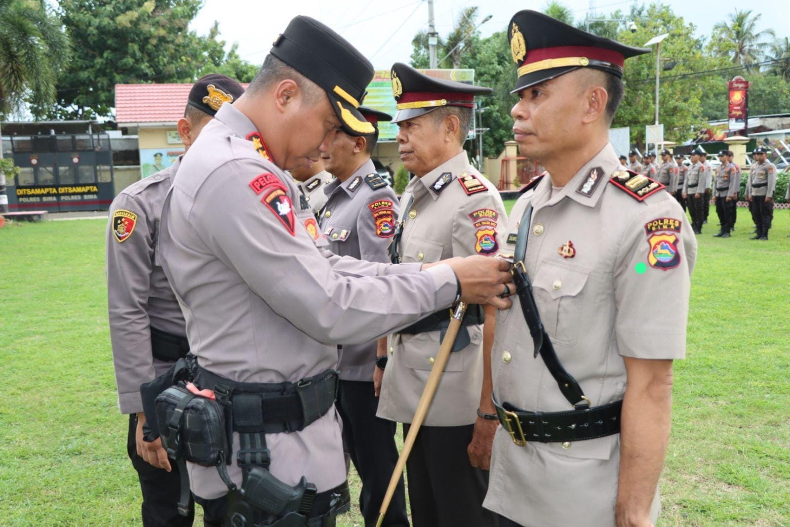 Kapolres Bima Pimpin Upacara Sertijab 2 Kasat dan Tiga Kapolsek