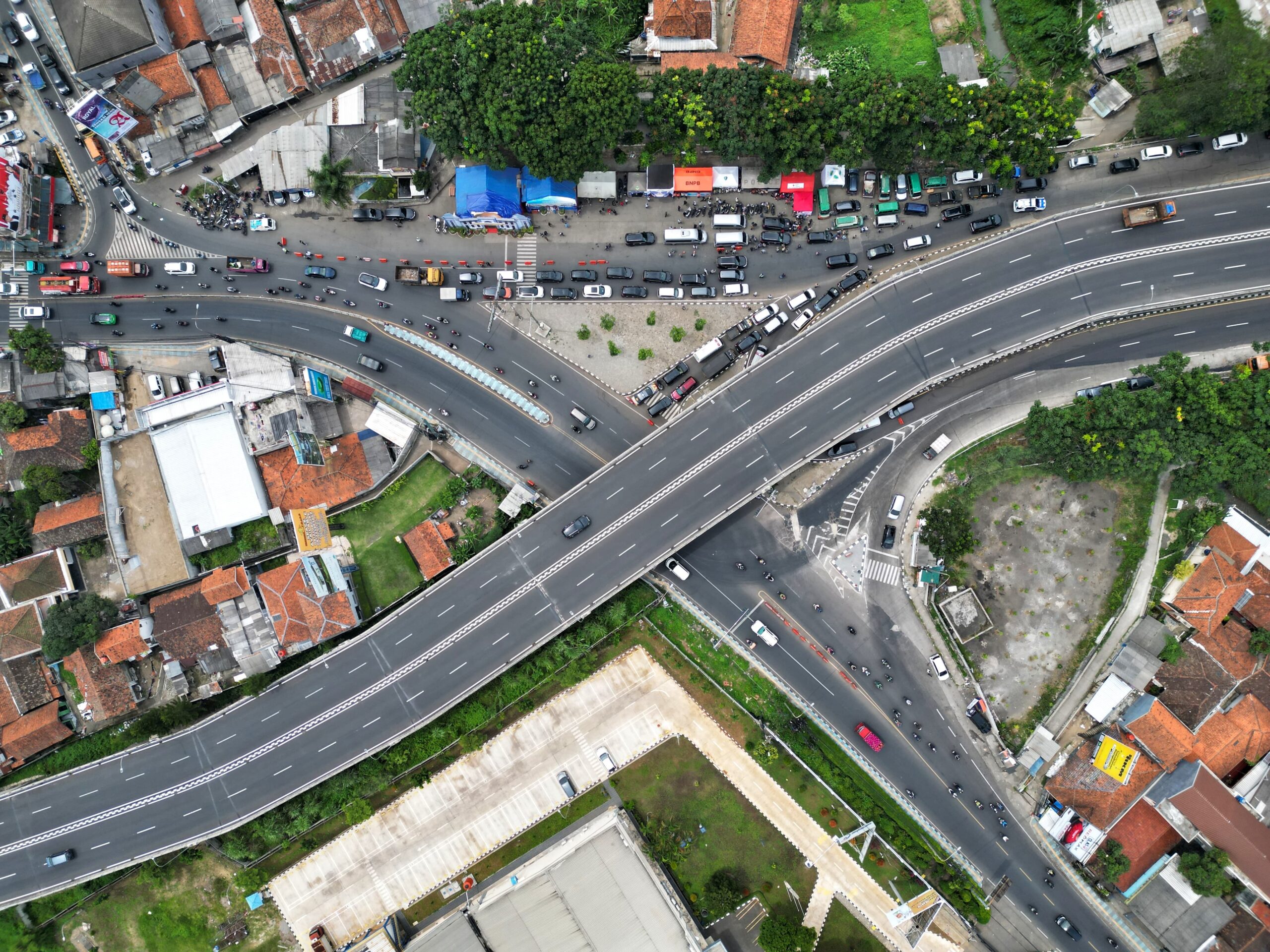 Bey Machmudin Tinjau Posko Lebaran di Simpang Tol Padalarang