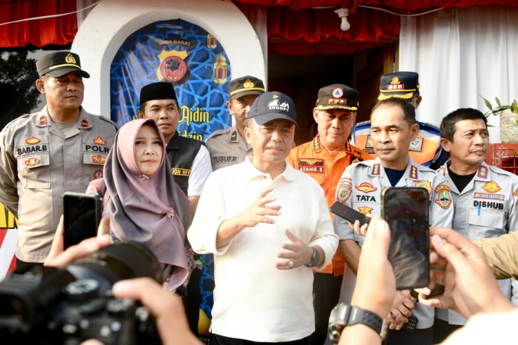 Sekda Herman Suryatman Pantau Posko Mudik di Majalengka dan Sumedang