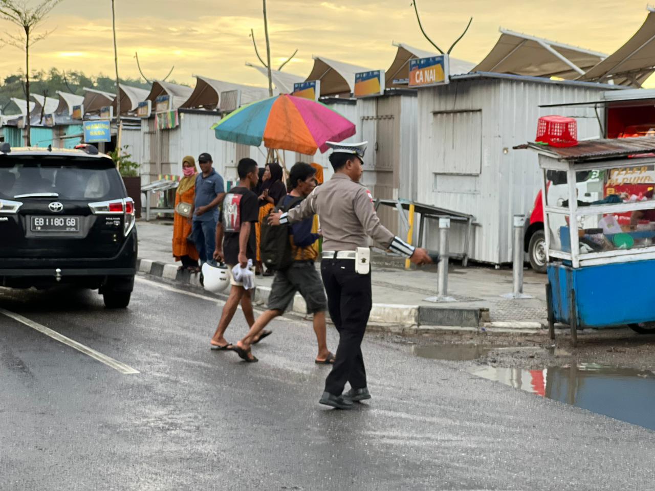 Cegah Kemacetan Saat Berburu Takjil, Polisi Laksanakan Strong Point