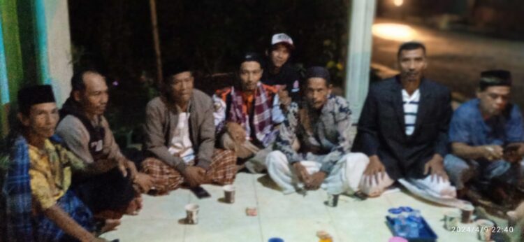Bersama Unsur Lembaga Desa, Pemdes Dawagung Rajapolah Laksanakan Takbir Keliling