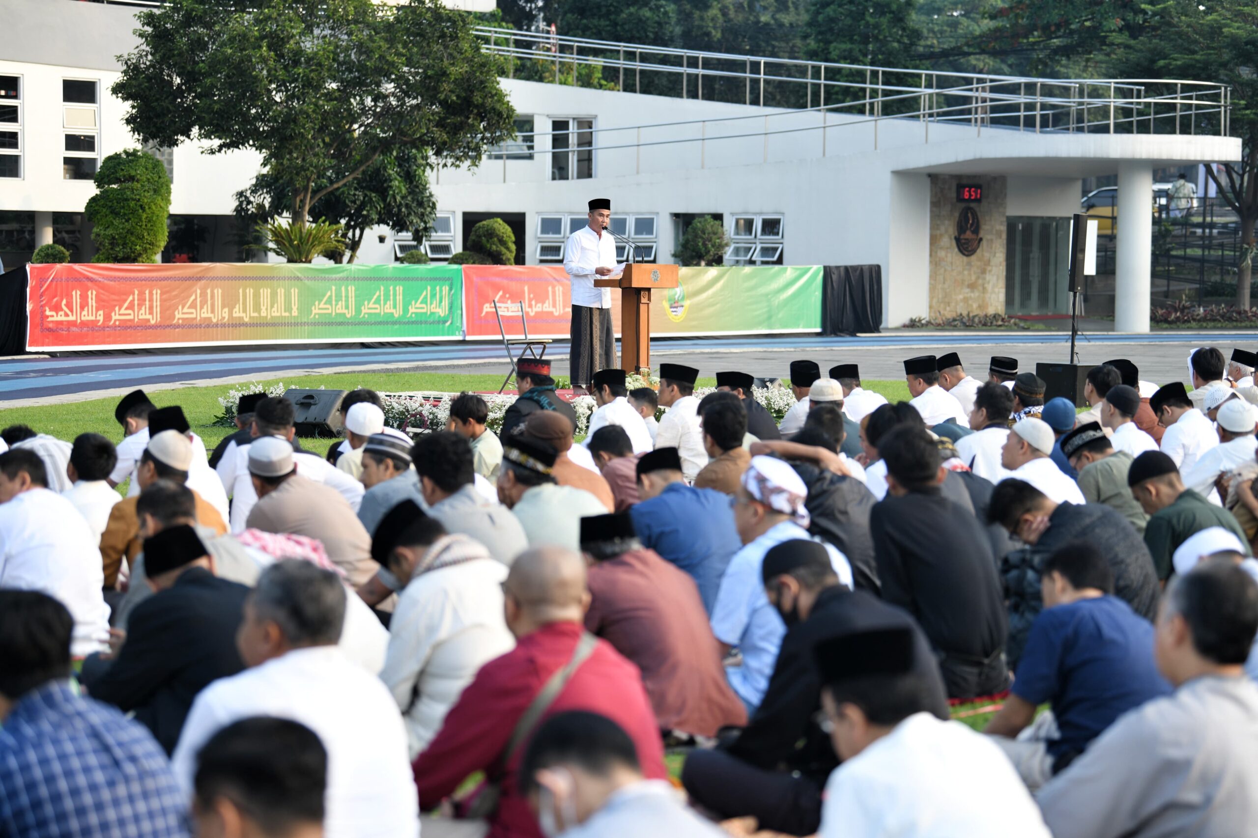 Hari Raya Idulfitri Bey Machmudin: Jaga Kerukunan untuk Jawa Barat yang Damai dan Nyaman