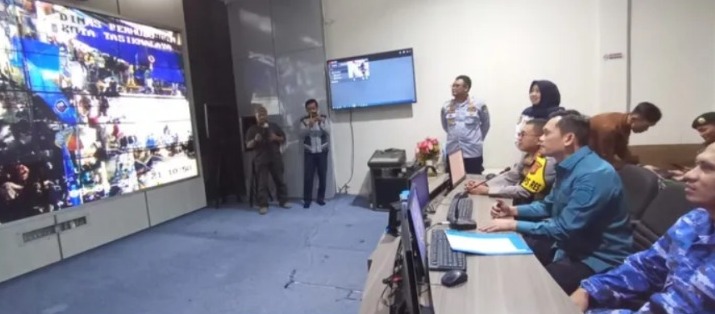 Pastikan Kondusifitas Malam Lebaran PJ Wali Kota dan Forkopimda Monitoring Sejumlah Titik Di Kota Tasikmlaaya