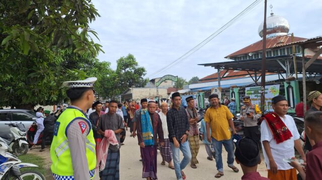 Pelaksanaan Pengamanan Sholat Idul Fitri 1445 H/2024 M Diwilkum Polres SBD