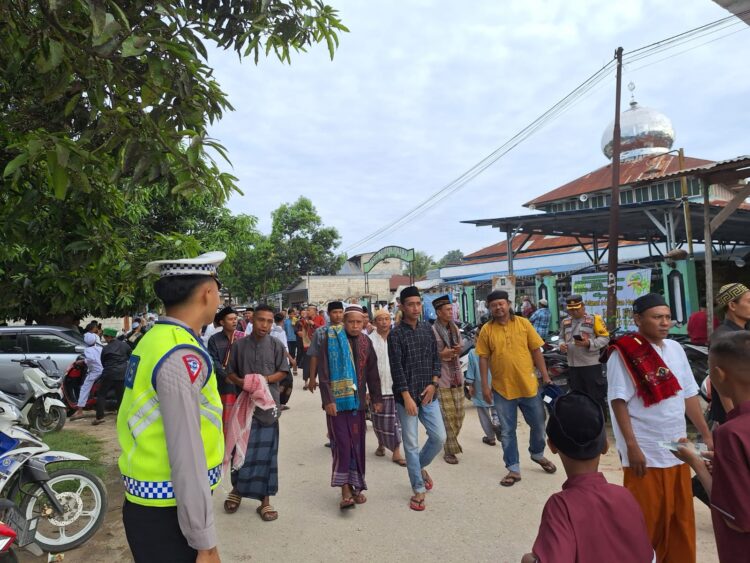 Pelaksanaan Pengamanan Sholat Idul Fitri 1445 H/2024 M Diwilkum Polres SBD