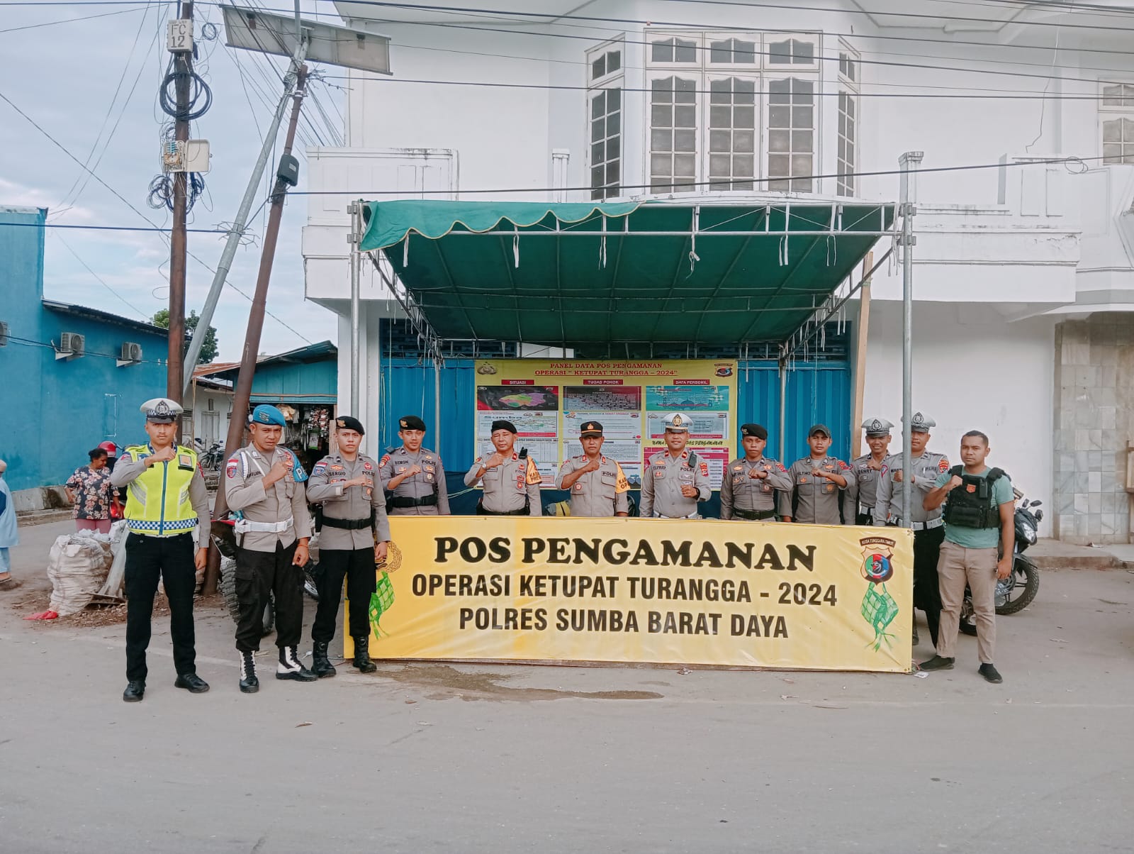 Pelaksanaan Pengamanan Sholat Idul Fitri 1445 H/2024 M Diwilkum Polres SBD