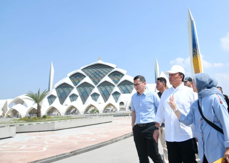 Sekda Herman Suryatman: Pengelolaan Masjid Raya Al Jabbar Dievaluasi Menyeluruh,