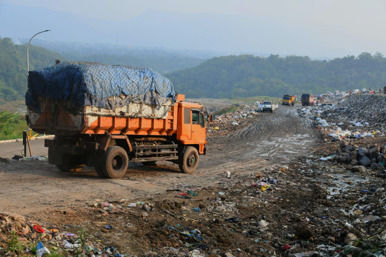 Sekda Herman Suryatman Cek TPA Sarimukti Pascalebaran Terima 46 Ribu Ton Sampah Bandung Raya