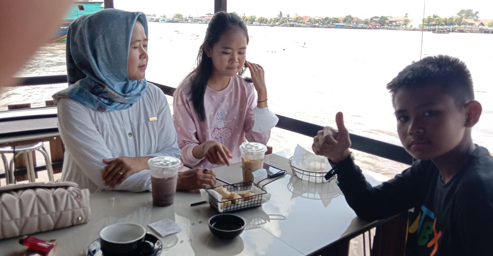 Wisata Kuliner Kopi 16 Pro, Pesona Keindahan Sungai Musi Dan Jembatan Ampera