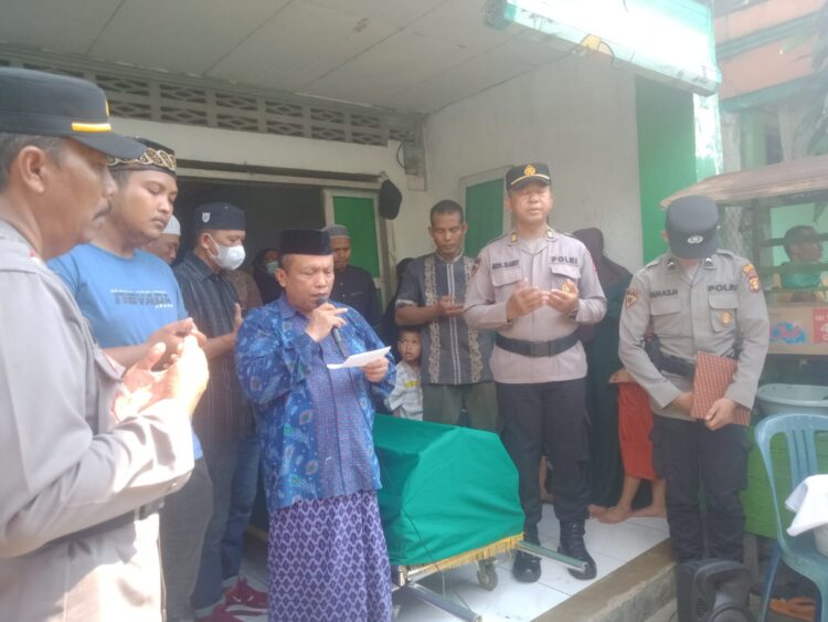 Wujud Perhatian Kepada Purnawirawan, Kapolres Bontang Laksanakan Takziah Pemakaman Purnawirawan Polri Wujud Perhatian Kepada Purnawirawan, Kapolres Bontang Laksanakan Takziah Pemakaman Purnawirawan Polri