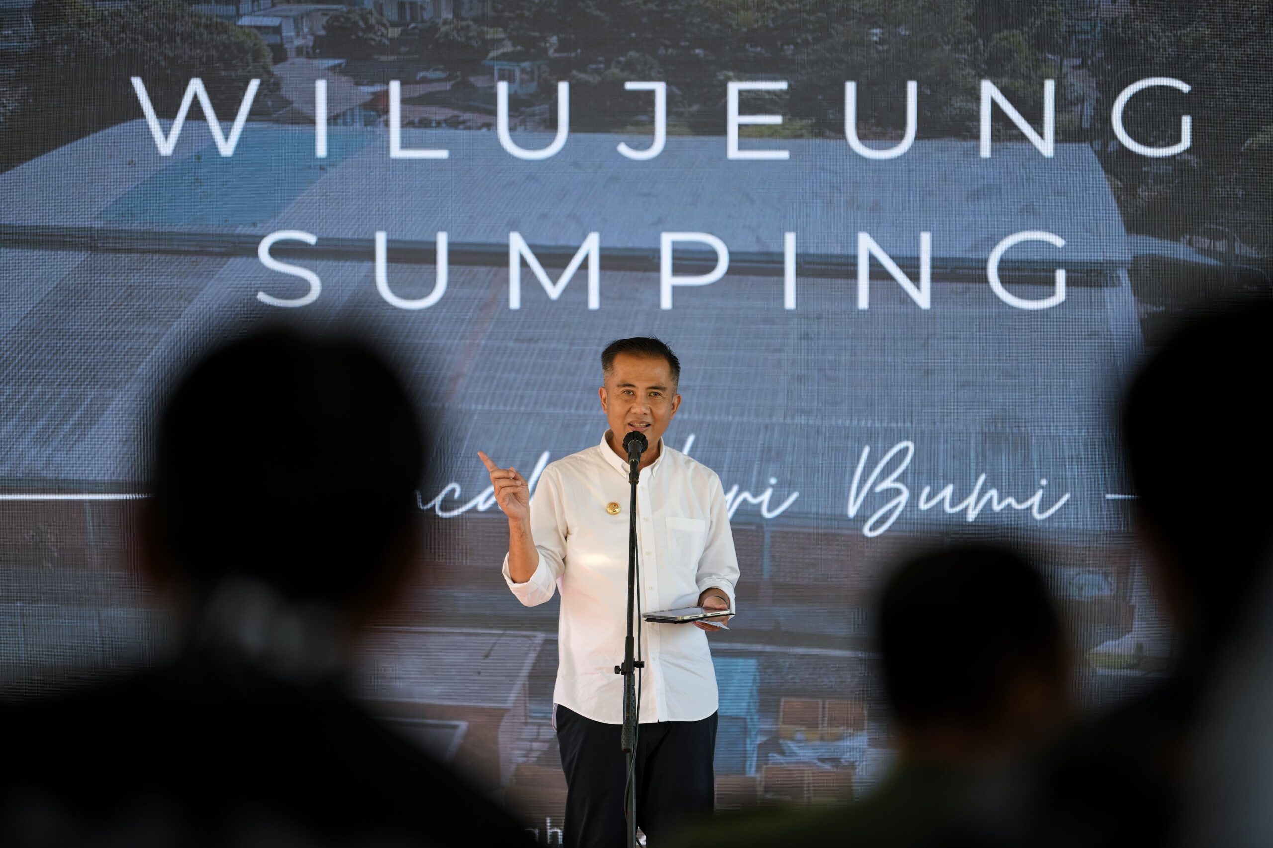 Hari Bumi Sedunia Bey Machmudin Kawal Pengiriman 16 Ton RDF ke Pabrik Semen