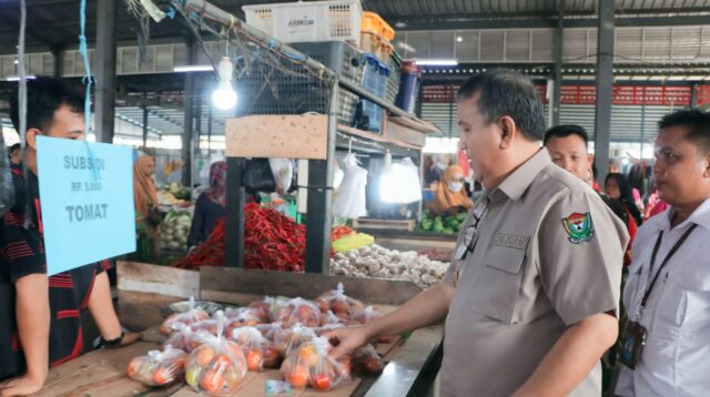 Cegah Inflasi Pasca Lebaran, Pj. Bupati Subsidi Harga Bawang Merah dan Ikan