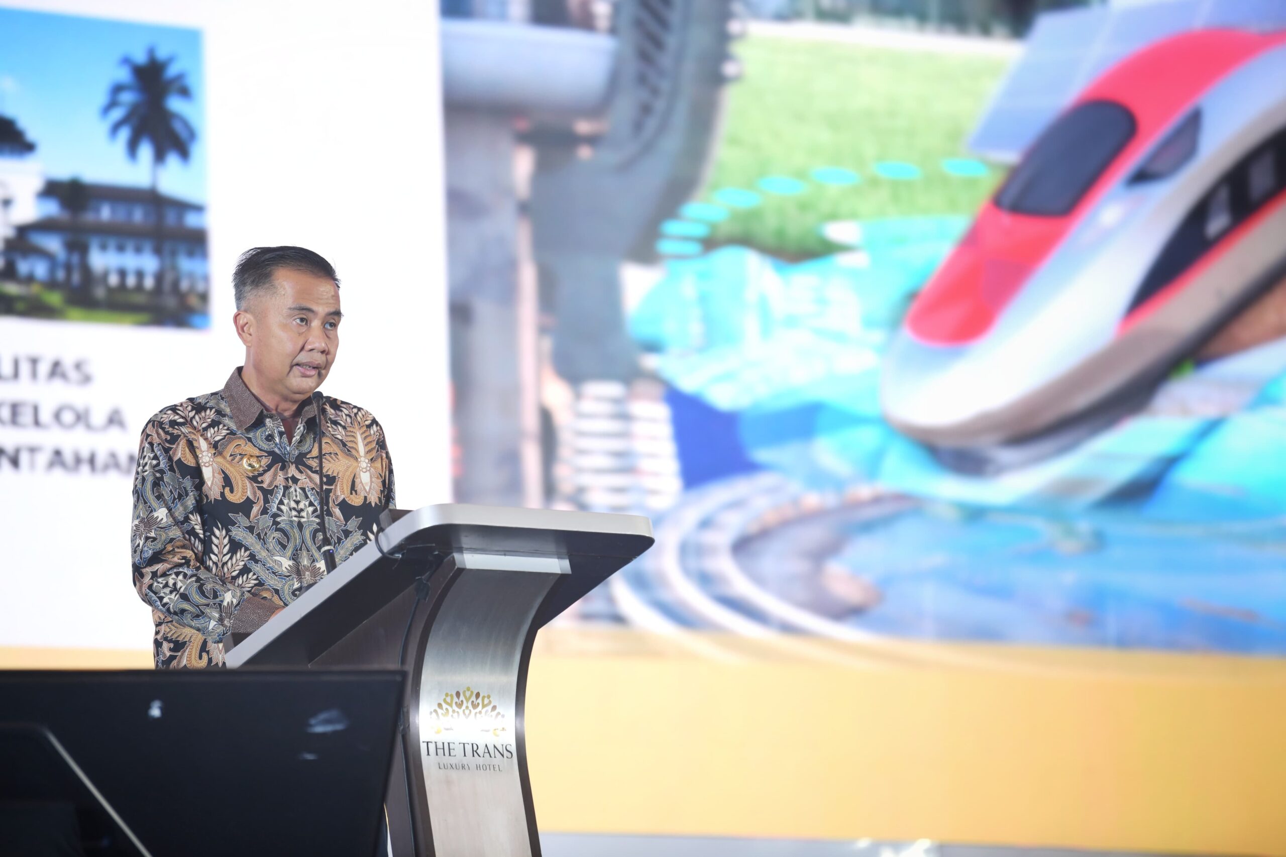 MUSRENBANG JABAR 2024 Bey Machmudin: Landasan Perencanaan Pembangunan Jabar 20 Tahun ke Depan MUSRENBANG JABAR 2024 Bey Machmudin: Landasan Perencanaan Pembangunan Jabar 20 Tahun ke Depan
