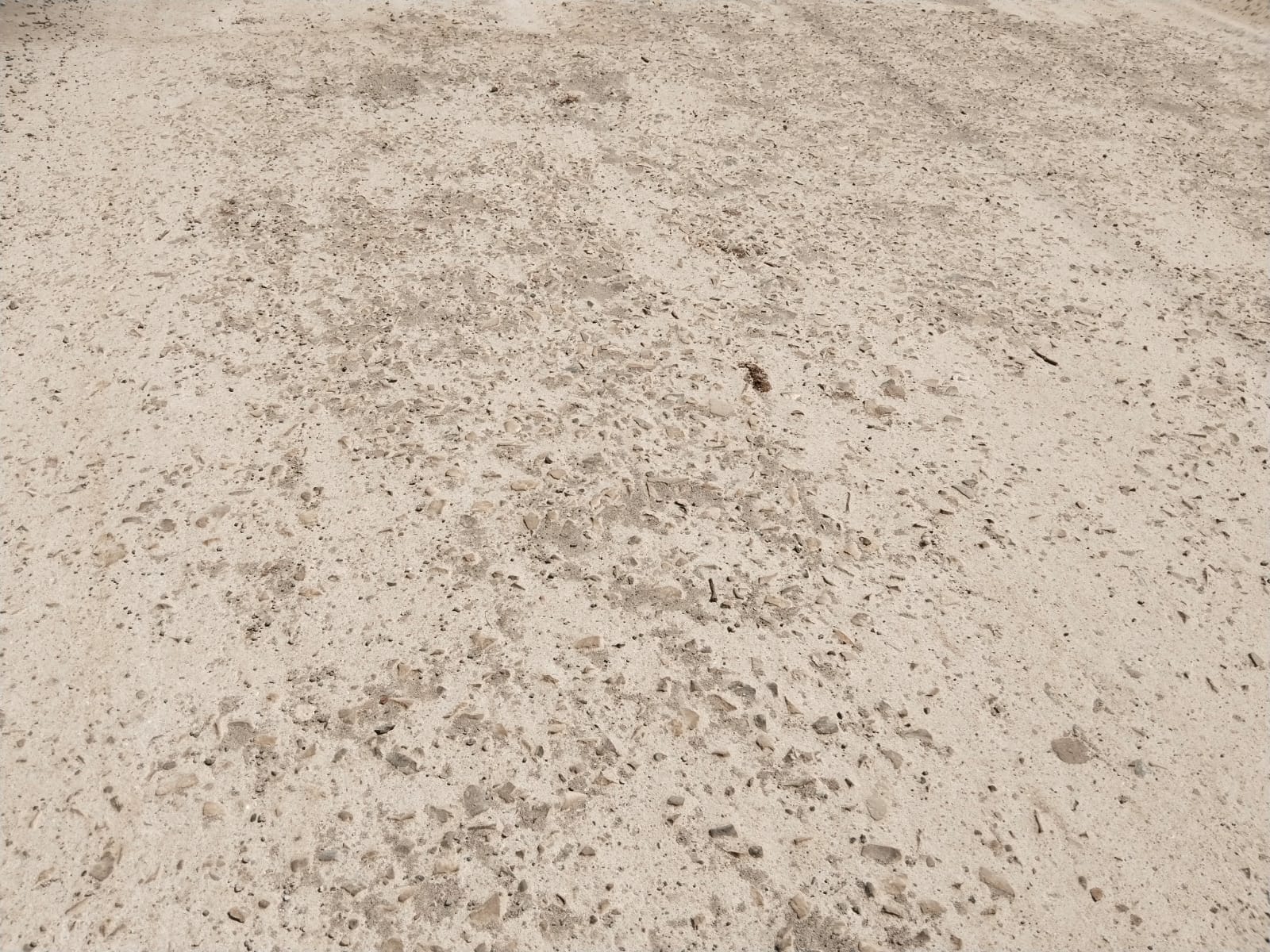 Habiskan Dana Meliyaran Rupiah, Proyek Rigid Beton Jalan Waisom Campang Tiga Rusak