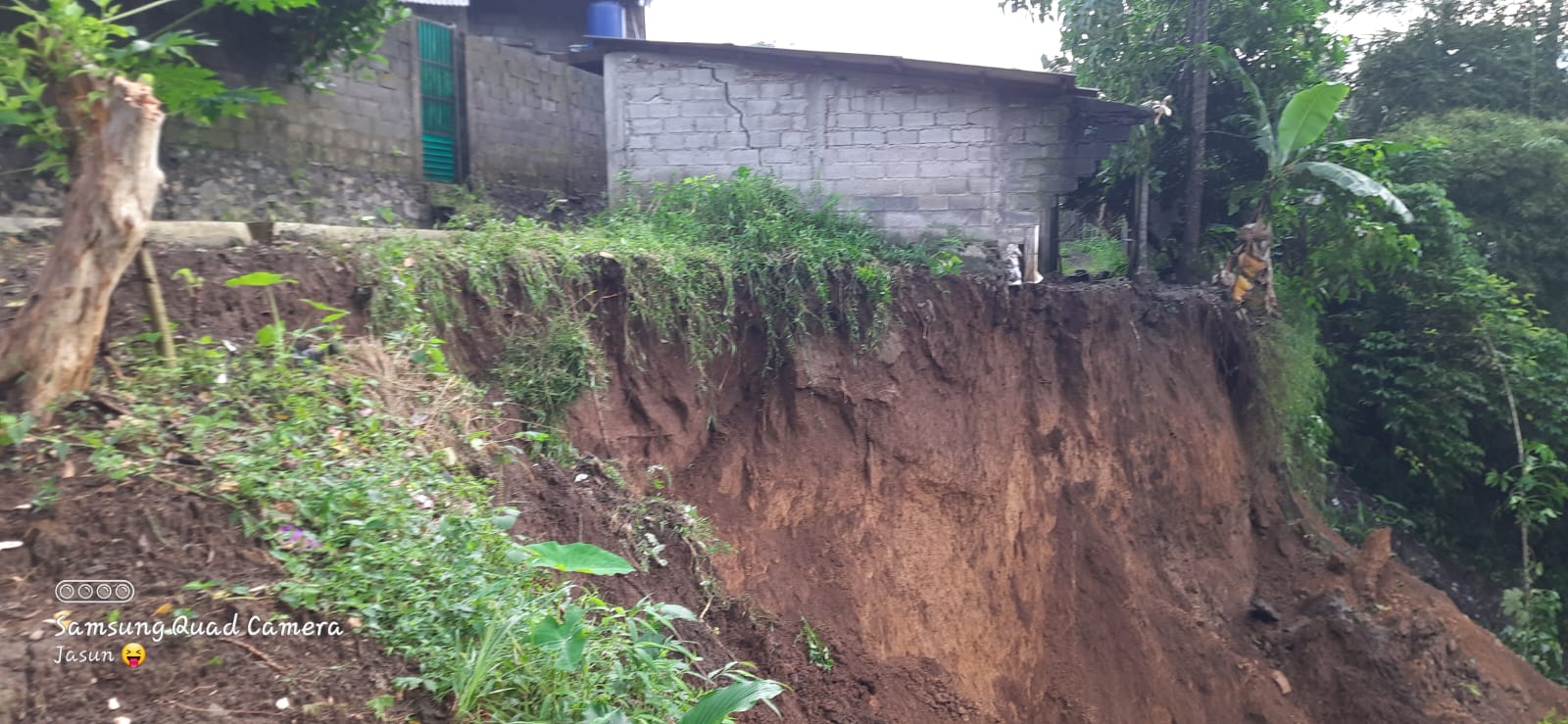 Hujan Deras Disertai Angin Kencang, Akibatkan Bencana Tanah Longsor Di Desa Dawagung, 4 Rumah Warga Terdampak