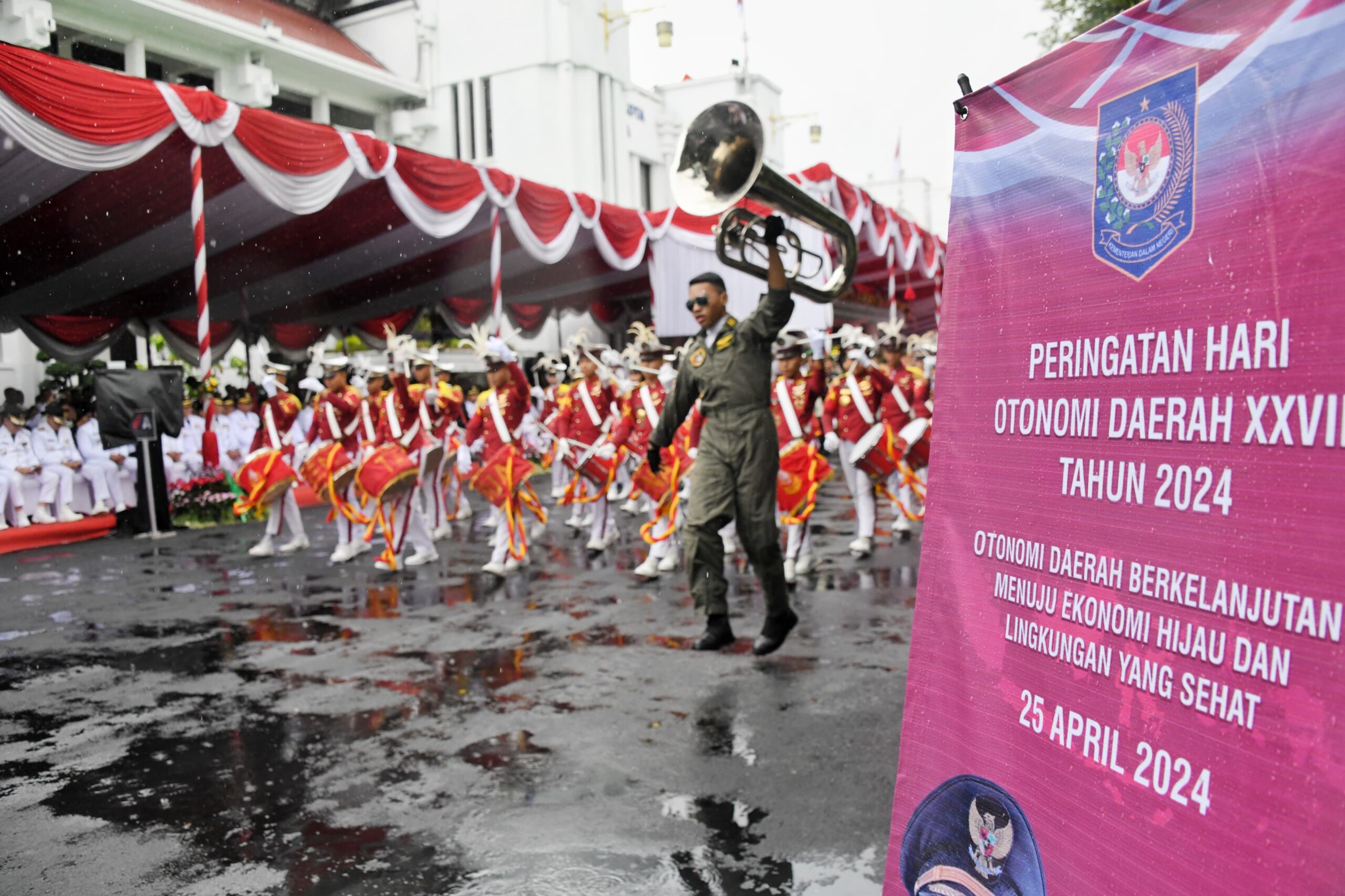 Hari Otonomi Daerah Berkinerja Tinggi, Pemdaprov Jabar Terima Penghargaan EPPD