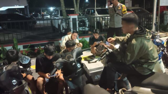 Patroli Malam Polsek Tenggarong Cegah Potensi Kriminalitas,