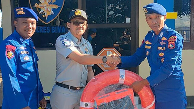 Cegah Pelanggaran di Perairan Teluk Bima Satpolairud Gelar Patroli Gabungan Bersama Jasa Raharja