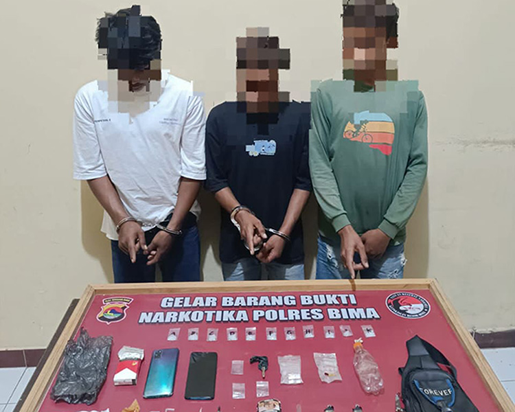 Tiga Pemuda Parado Kanca Diringkus Buser Narkoba Polres Bima, 10,10 Gram Shabu Disita