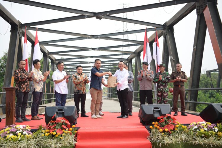 Bey Machmudin: Revitalisasi Jembatan Cikarang Permudah Akses Warga dan Buruh