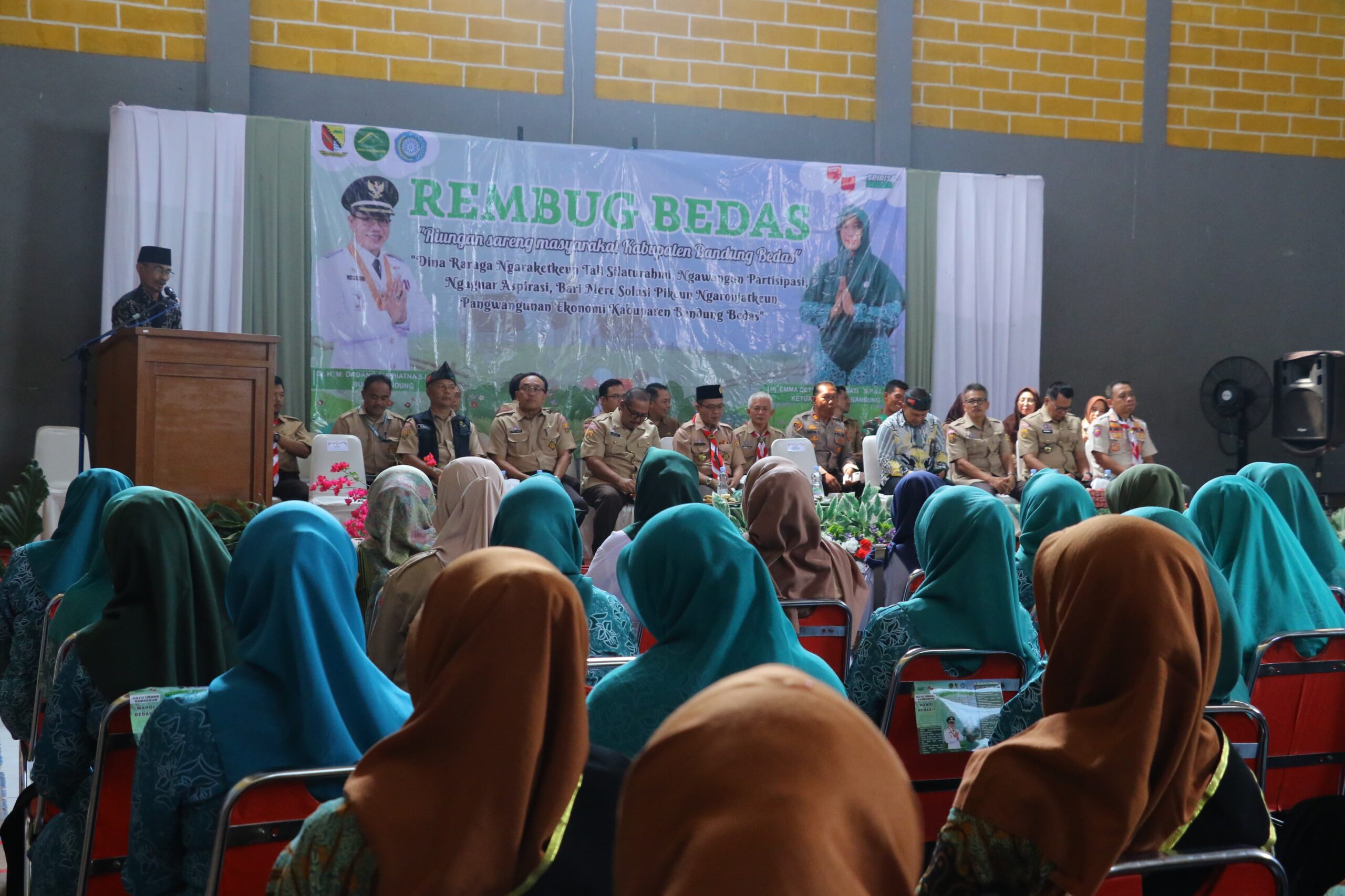 Warga Bersyukur Bisa Diskusi Dengan Bupati Dadang Supriatna dan Menyampaikan Terima Kasih