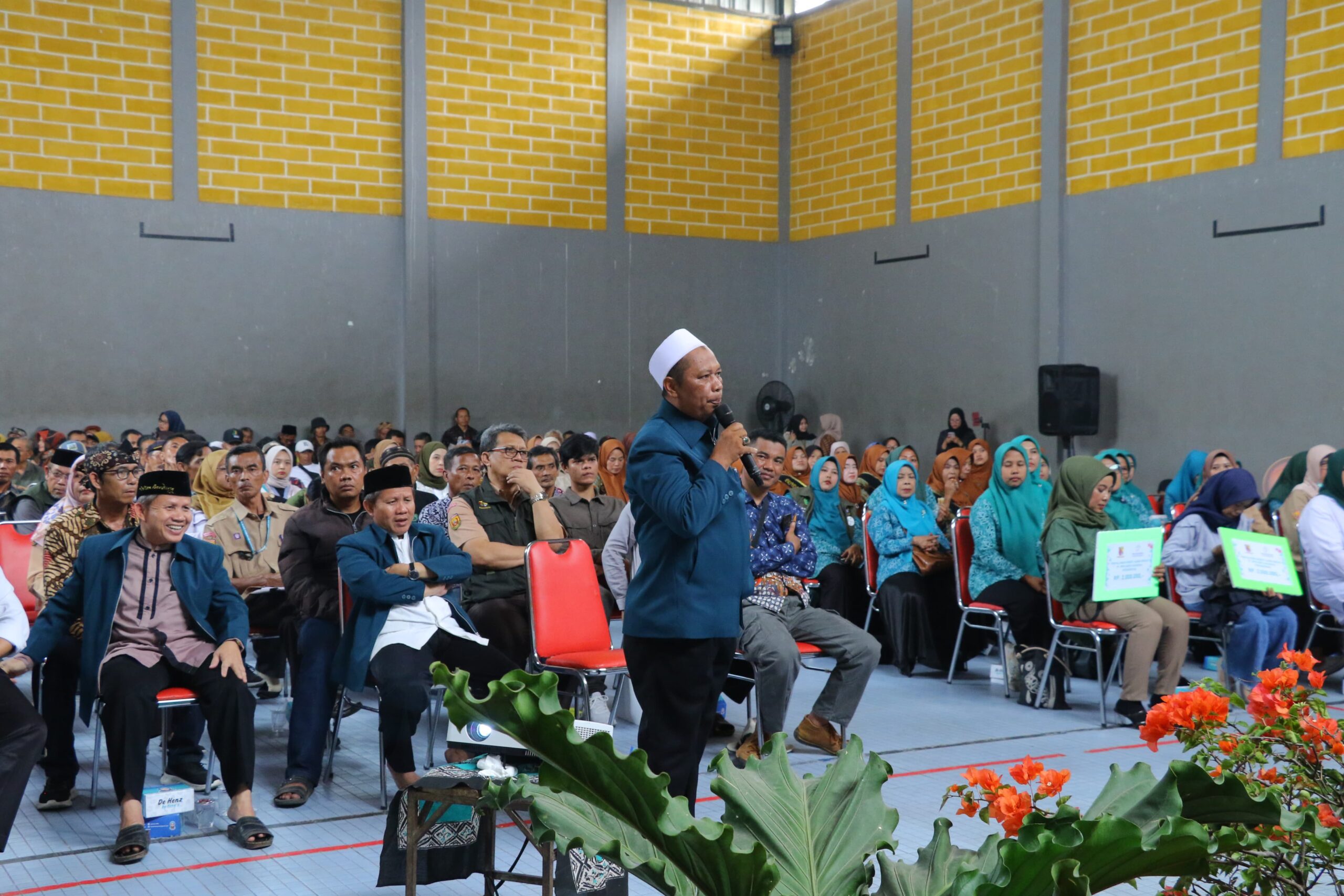 Warga Bersyukur Bisa Diskusi Dengan Bupati Dadang Supriatna dan Menyampaikan Terima Kasih