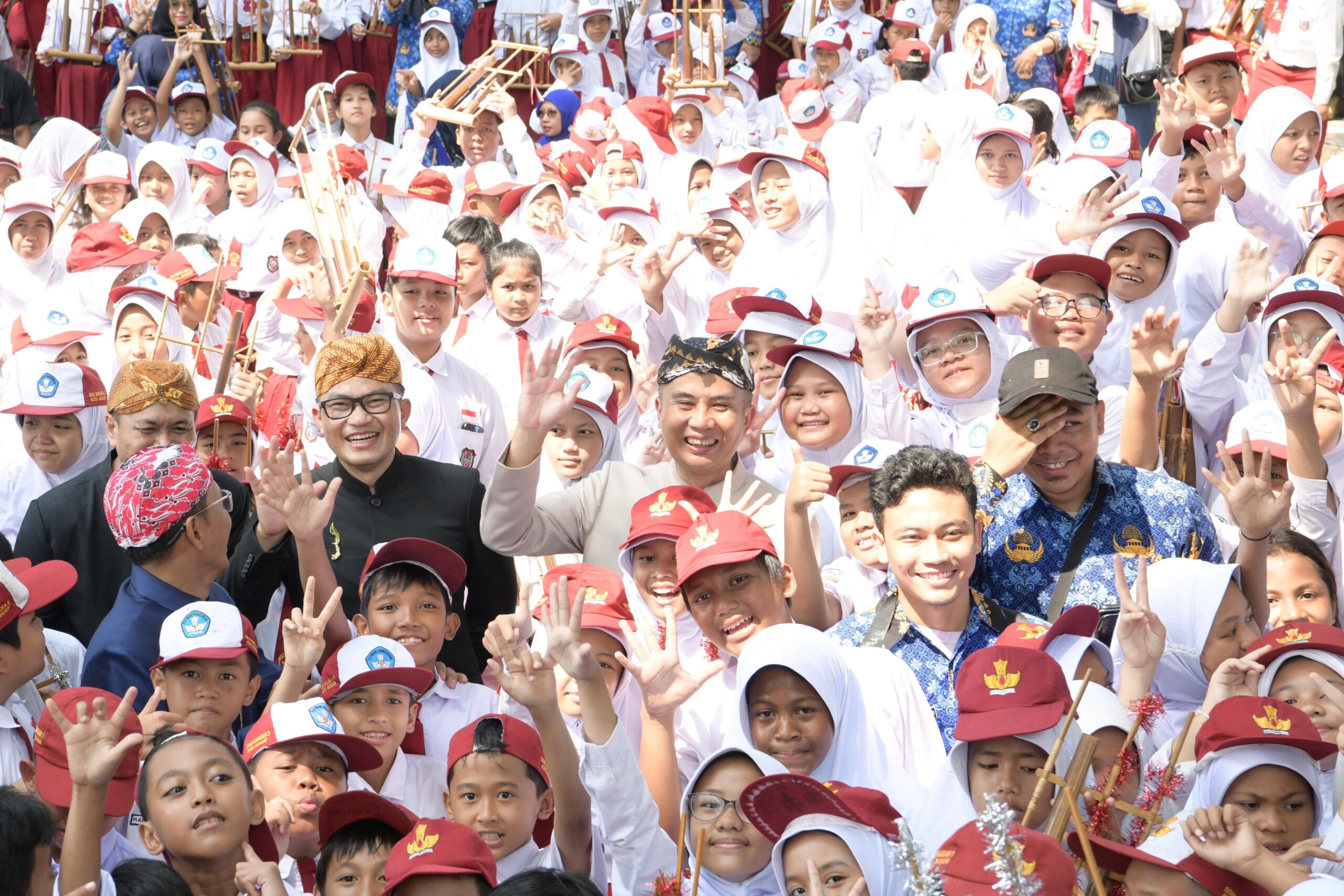 Hari Pendidikan Nasional Bey Machmudin: Momentum Pendidikan Tanpa Perundungan