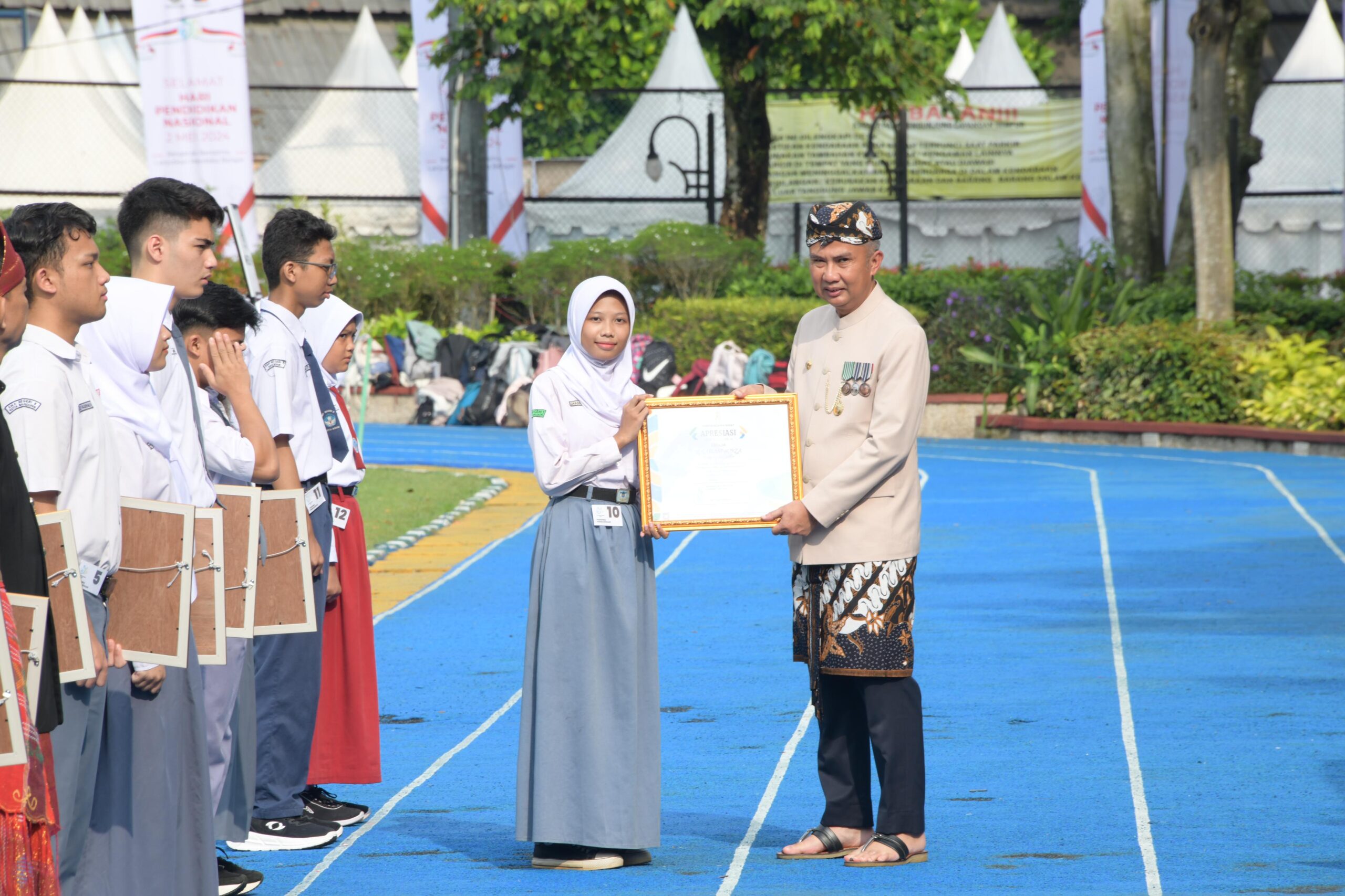 Hari Pendidikan Nasional Bey Machmudin: Momentum Pendidikan Tanpa Perundungan
