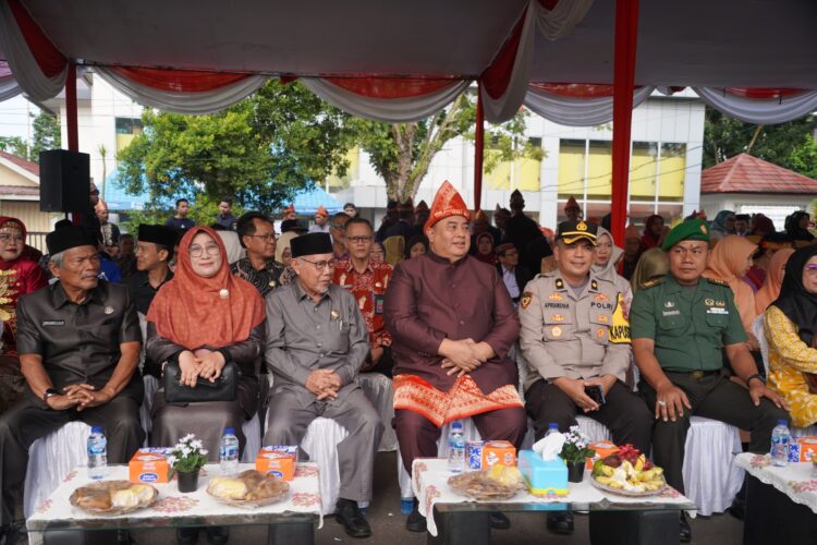 Ir Yulius Pimpin Upacara Peringatan Hari Pendidikan Nasional di Muara Enim Ir Yulius Pimpin Upacara Peringatan Hari Pendidikan Nasional di Muara Enim