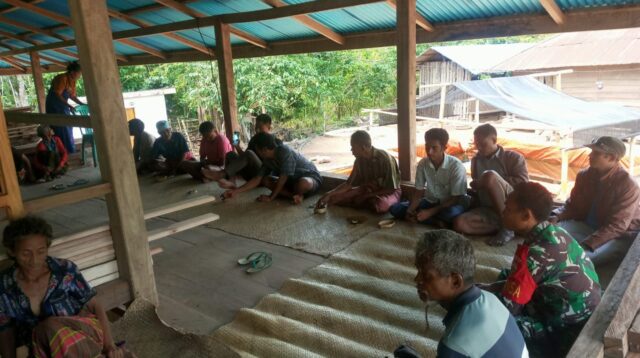 Babinsa Koramil 02/Rindi Umalulu Hadiri Kegiatan Sosialisasi STBM