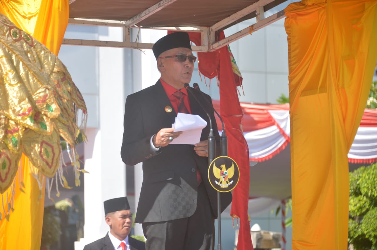 Wakil Bupati Bima Drs. H. Dahlan M. Noer Pimpin Upacara HARDIKNAS