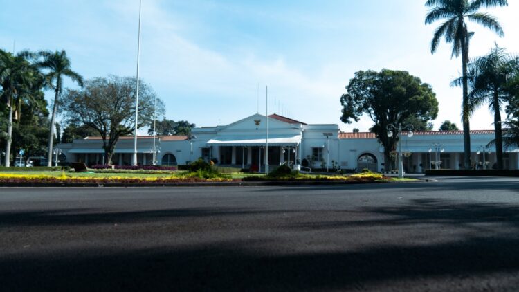 Dibuka untuk Umum Setiap Sabtu-Minggu, Gedung Pakuan Jadi Destinasi Wisata Edukasi Sejarah Reservasi Kunjungan Dapat Dilakukan Melalui Sapawarga Dibuka untuk Umum Setiap Sabtu-Minggu, Gedung Pakuan Jadi Destinasi Wisata Edukasi Sejarah Reservasi Kunjungan Dapat Dilakukan Melalui Sapawarga