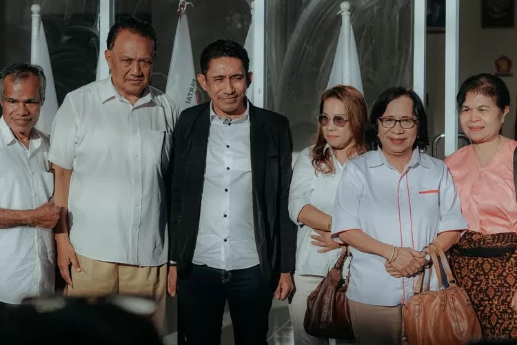 Dr. Fransiskus Xaverius Lara Aba Mendaftar Sebagai Bacagub NTT di Gerindra: Melawan Mafia Ekonomi dan Mengadvokasi Rakyat Dr. Fransiskus Xaverius Lara Aba Mendaftar Sebagai Bacagub NTT di Gerindra: Melawan Mafia Ekonomi dan Mengadvokasi Rakyat,