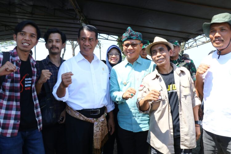 Terapkan Teknologi Modern, Kang DS, "Saya Optimis Produksi Padi Di Kab. Bandung Akan Meningkat" Terapkan Teknologi Modern, Kang DS, "Saya Optimis Produksi Padi Di Kab. Bandung Akan Meningkat"