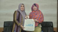 Bupati Bima IDP Kenalkan Rimpu Kepada Delegasi UN Women,