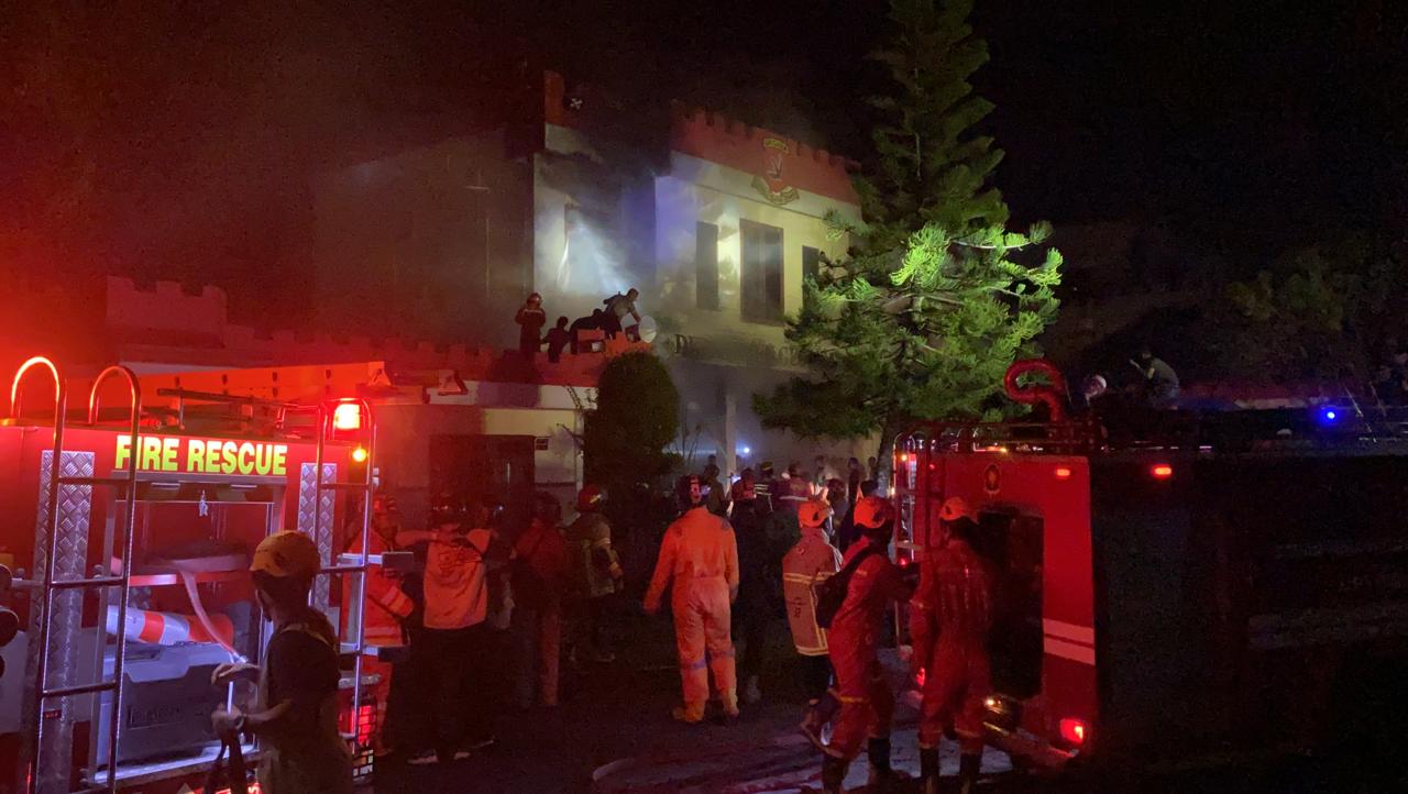 Gedung Detasemen Gegana Satbrimob Polda Kaltim Terbakar