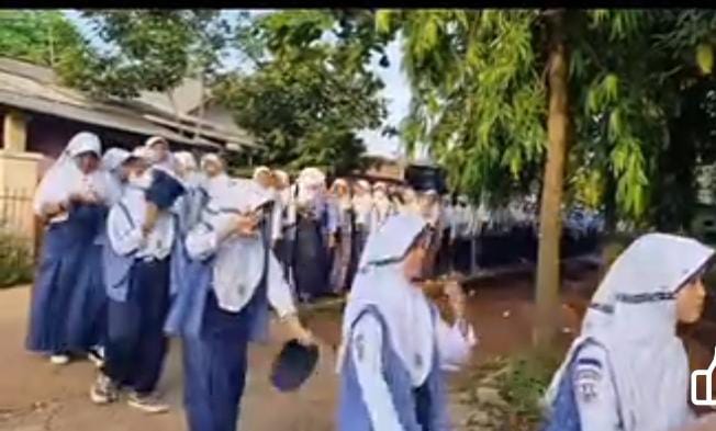 Program "Kegiatan Pembiasaan Penanaman Karakter Positif " Di SMP Negeri 4 Kotabaru Karawang