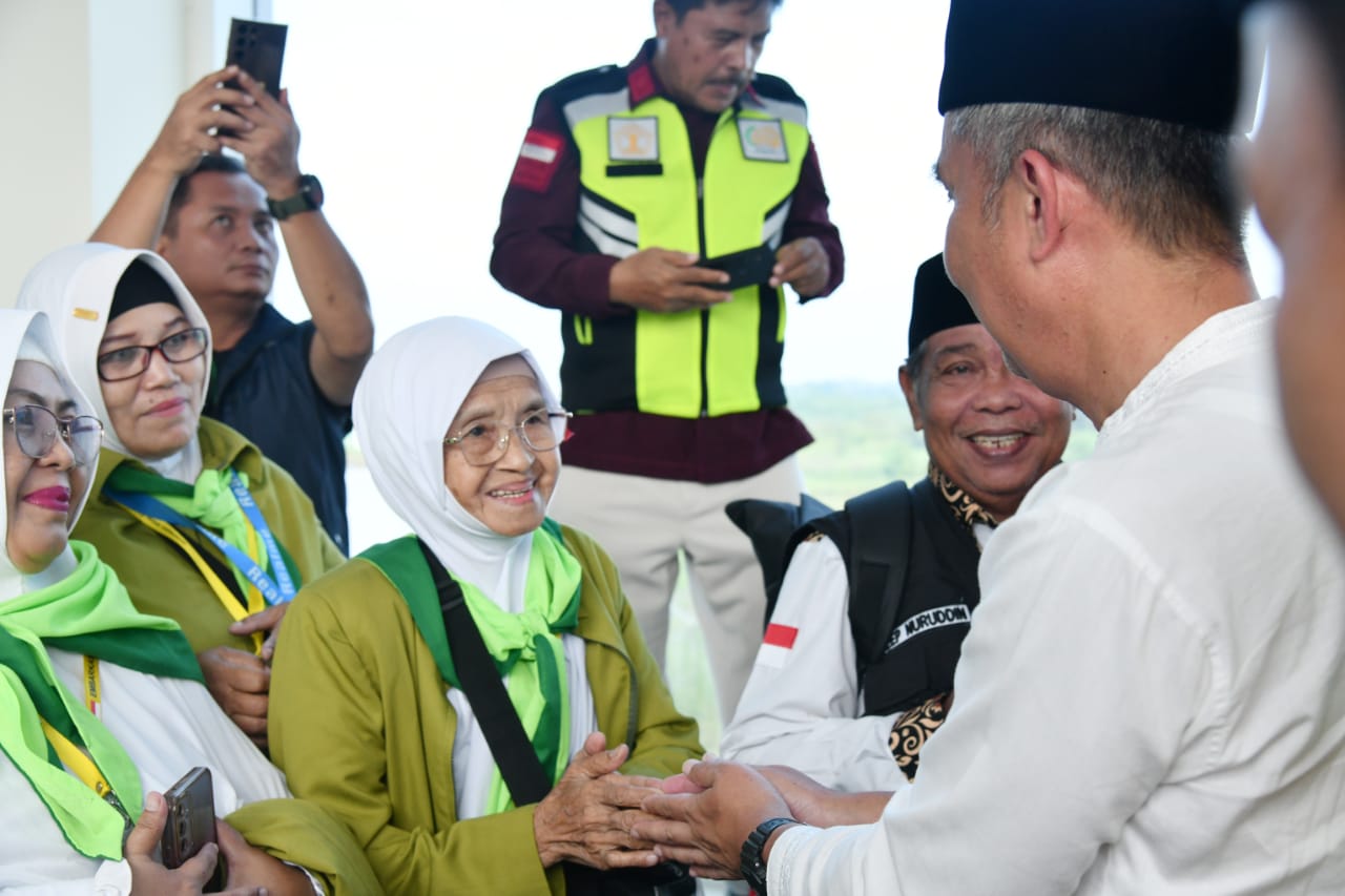 Bey Machmudin Lepas Keberangkatan Jemaah Haji dari Bandara Kertajati