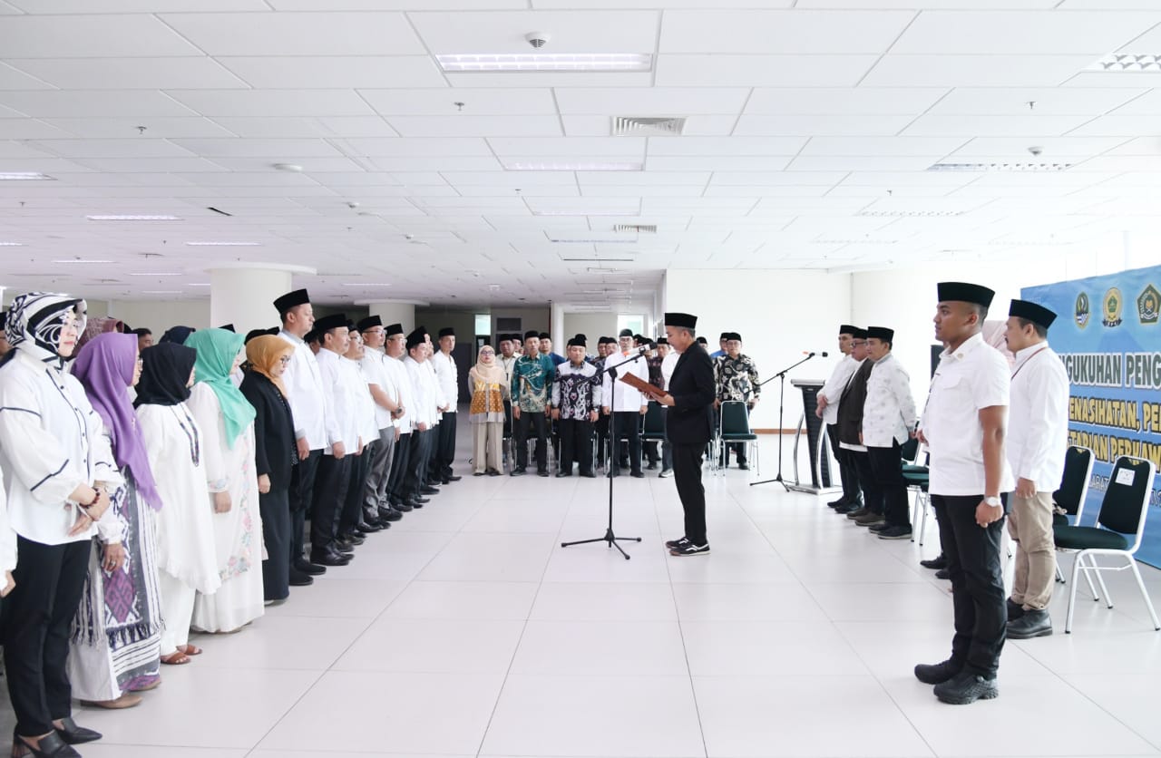Kukuhkan BP4 Jabar, Bey Machmudin: Keluarga Harmonis Berkontribusi Besar terhadap Kesejahteraan Masyarakat