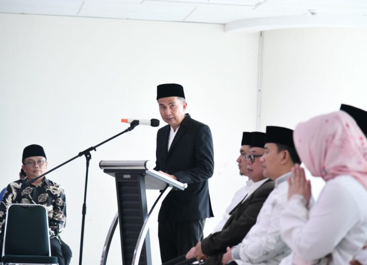 Kukuhkan BP4 Jabar, Bey Machmudin: Keluarga Harmonis Berkontribusi Besar terhadap Kesejahteraan Masyarakat Kukuhkan BP4 Jabar, Bey Machmudin: Keluarga Harmonis Berkontribusi Besar terhadap Kesejahteraan Masyarakat