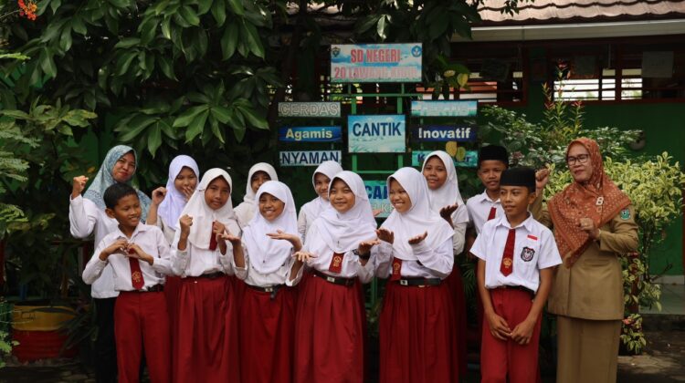 Membangun Masa Depan Melalui Pendidikan, PTBA Wujudkan Program Beasiswa